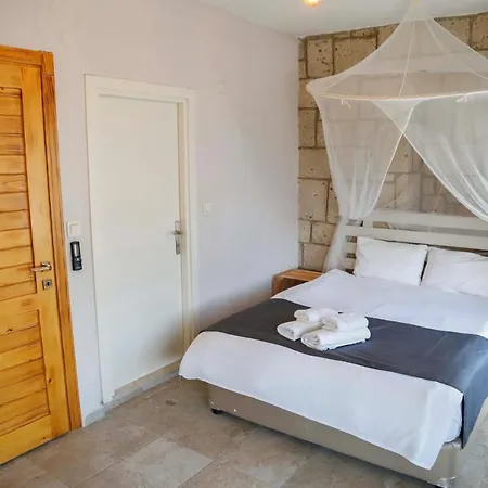 Ivy House Loca Bed & Breakfast Alacati